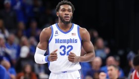 九游娱乐官方网站-西甲赛程吃紧，达拉斯独行侠转会期伤情更新，震撼外界，身体对抗强度拉满(达拉斯独行侠微博)